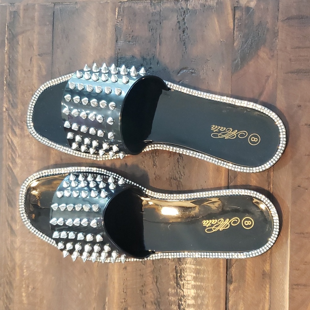 Mata Sandals